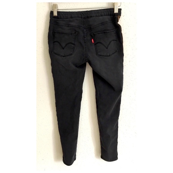 32—GRAY COLOR LEVI’S JEANS - Picture 9 of 11